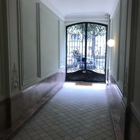 Apartment Moliere